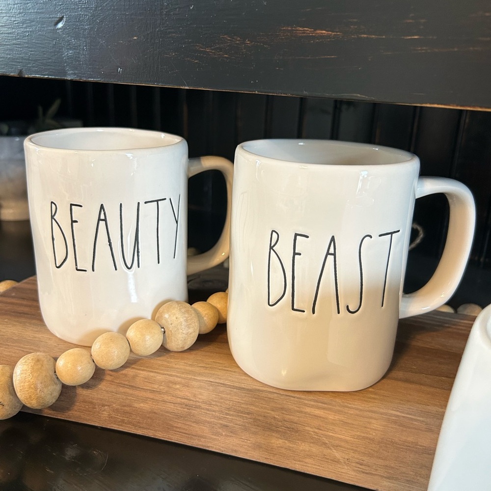 Rae Dunn mug set